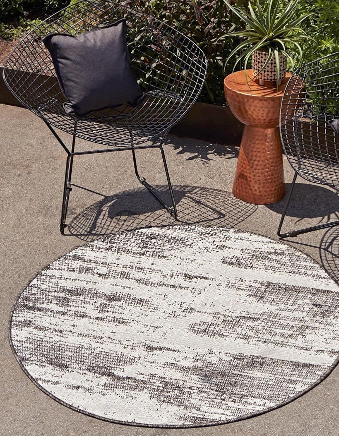 Unique Loom Outdoor Modern Collection Area Rug - Cartago (4' 1" Round, Charcoal/ Ivory)