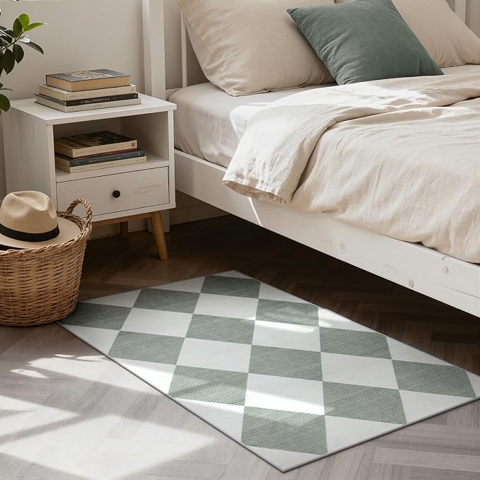 Beeiva Checkered Print Indoor Door Mats for Entryway, 2x3 Washable Bathroom Rug Non Slip Soft Small Rug for Bedroom Ultra Thin, Moroccan Trellis Carpet for Laundry Kicthen Decor (Green/White)