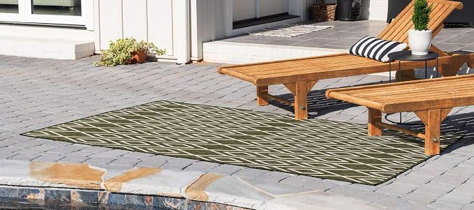 Jill Zarin Outdoor Collection Area Rug - Turks and Caicos (2' 2" x 3' Rectangle Green/Ivory)