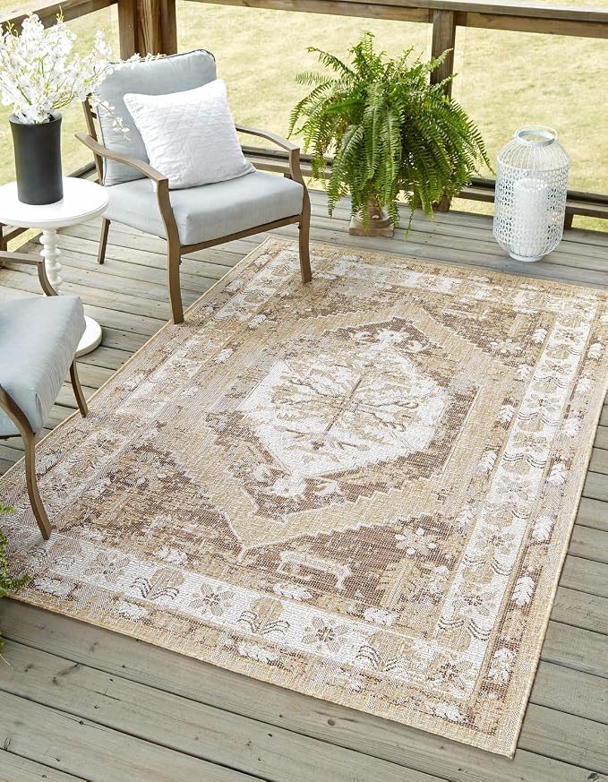 Unique Loom Outdoor Traditional Collection Area Rug - Valeria (5' 3" x 7' 10" Rectangle, Natural/ Ivory)