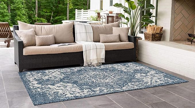 Unique Loom Outdoor Collection Area Rug - Dubai (7' 10" x 10' Rectangle, Blue/ Ivory)
