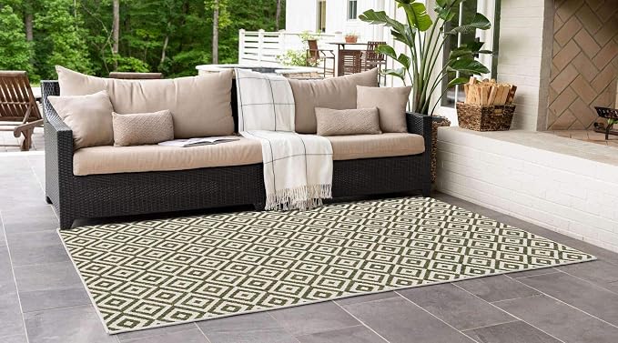 Unique Loom Outdoor Collection Area Rug - Costa Rica (6' 1" x 9' Rectangle, Green/ Ivory)