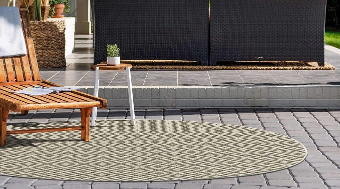 Unique Loom Jill Zarin Outdoor Collection Area Rug - Costa Rica (6' 7'' Round, Green/ Ivory)