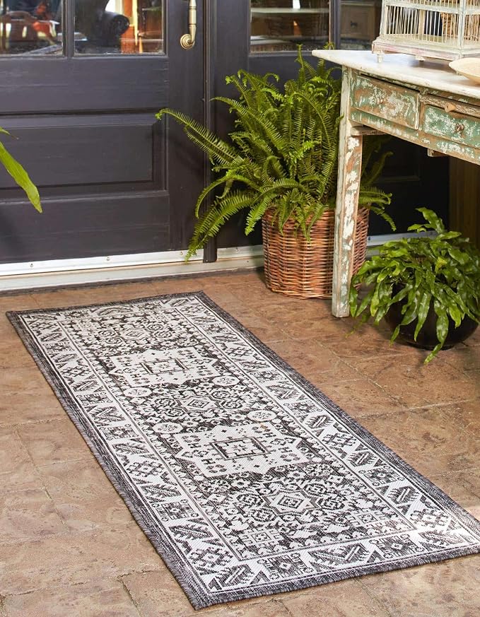 Unique Loom Outdoor Aztec Collection Area Rug - Chalca (2' 7" x 12' Runner, Charcoal Gray/ Ivory)