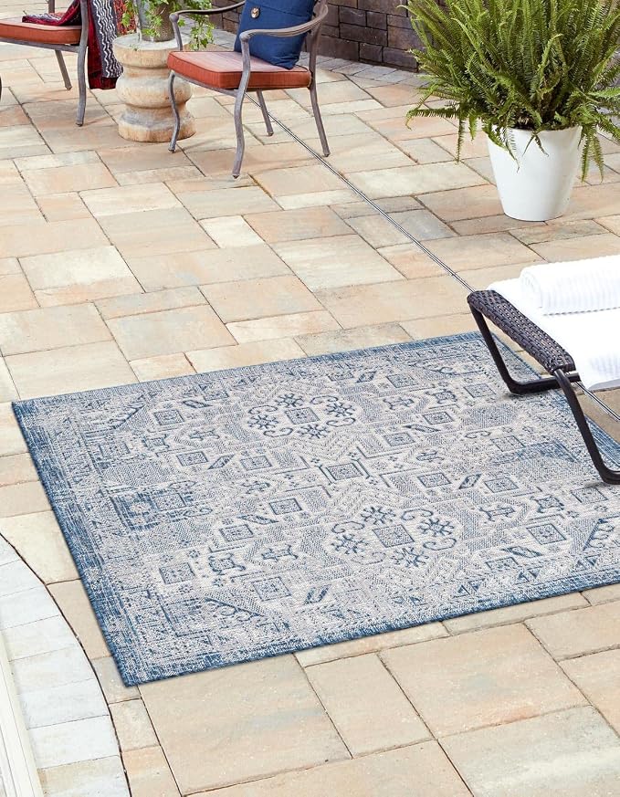 Unique Loom Outdoor Aztec Collection Area Rug - Coba (5' 3" Square, Blue/ Ivory)