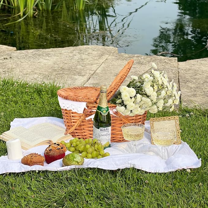 Wicker Picnic Basket with Lid, Wicker Picnic Hamper with Removable Lining and Foldable Handles, Woven Picnic and Outdoor Basket for Camping, Picnics, and Outdoor Adventures