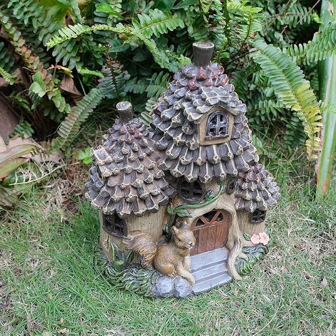 Solar Garden Squirrel's House Fairy Outdoor Statues Yard Resin Decoration Gift Handmade Housewarming Gift for Patio Yard Lawn Waterproof Cracking
