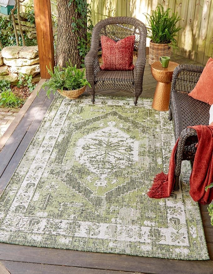 Unique Loom Outdoor Traditional Collection Area Rug - Valeria (3' 3" x 5' 3" Rectangle, Green/ Light Green)