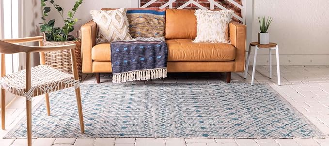 Unique Loom Outdoor Trellis Collection Area Rug - Tribal Trellis (4' 1" x 6' 1" Rectangle, Light Blue/ Ivory)