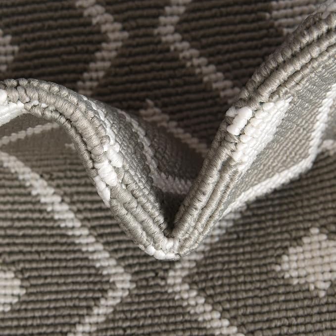 Unique Loom Outdoor Trellis Collection Area Rug - Kafes (5' 3" x 8' Rectangle, Gray/ Ivory)