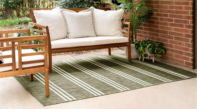 Unique Loom Outdoor Collection Area Rug - Anguilla (7' 10" x 10' Rectangle, Green/ Ivory)