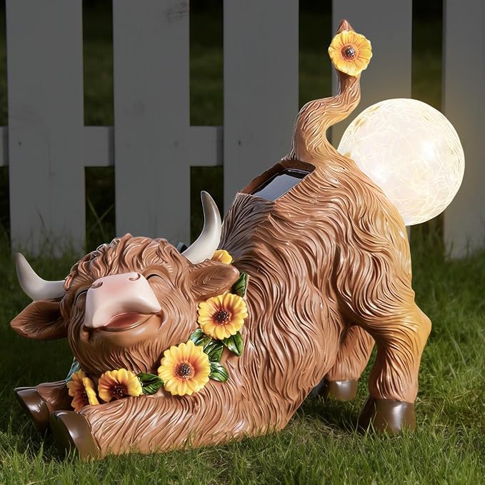 WDS WONDROUS Solar Highland Cow Outdoor Decor with LED Butt Light, Garden Cow Decorations for Home with Sunflowers, Resin Highland Cow Figurine Gifts for Women Yard Porch Decor Farmhouse Night Light