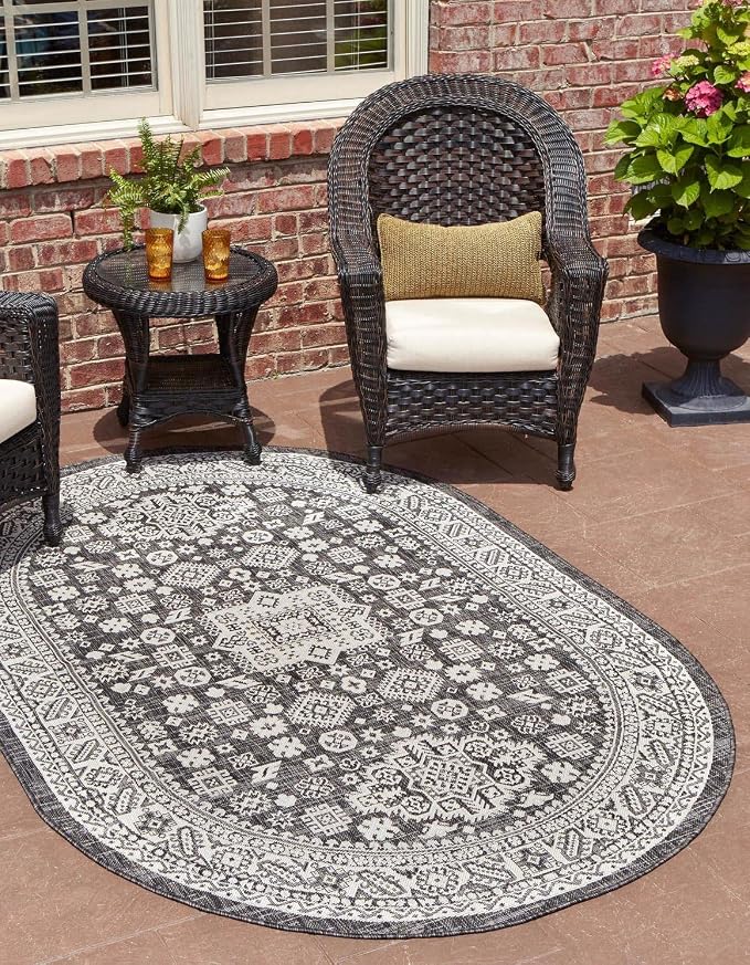 Unique Loom Outdoor Aztec Collection Area Rug - Chalca (3' 3" x 5' 3" Oval, Charcoal Gray/ Ivory)
