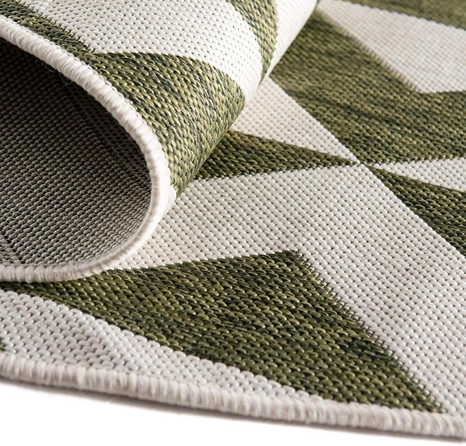 Unique Loom Outdoor Collection Area Rug - Napa (5' 3" x 8' Oval, Green/ Ivory)