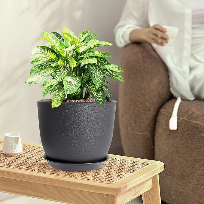 WSMKSZ 10/9/8 inch Medium Plant Pots, 3 Pack Modern Decorative Plastic Planters with Drainage Holes and Saucers, Flower Pots for Indoor Outdoor Plants, Black