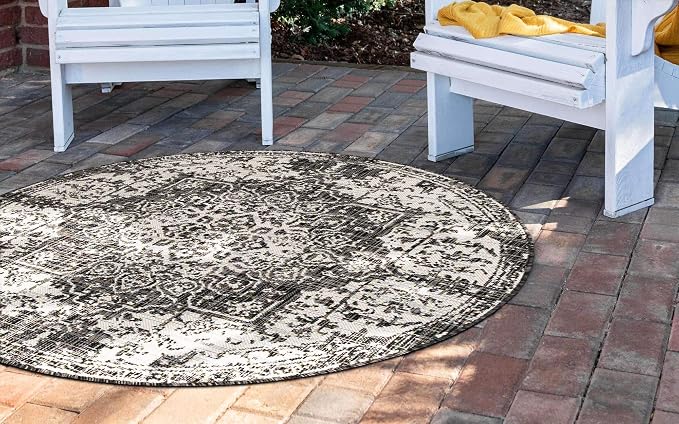 Unique Loom Jill Zarin Outdoor Collection Area Rug - Dubai (4' 1' Round, Charcoal Gray/ Ivory)