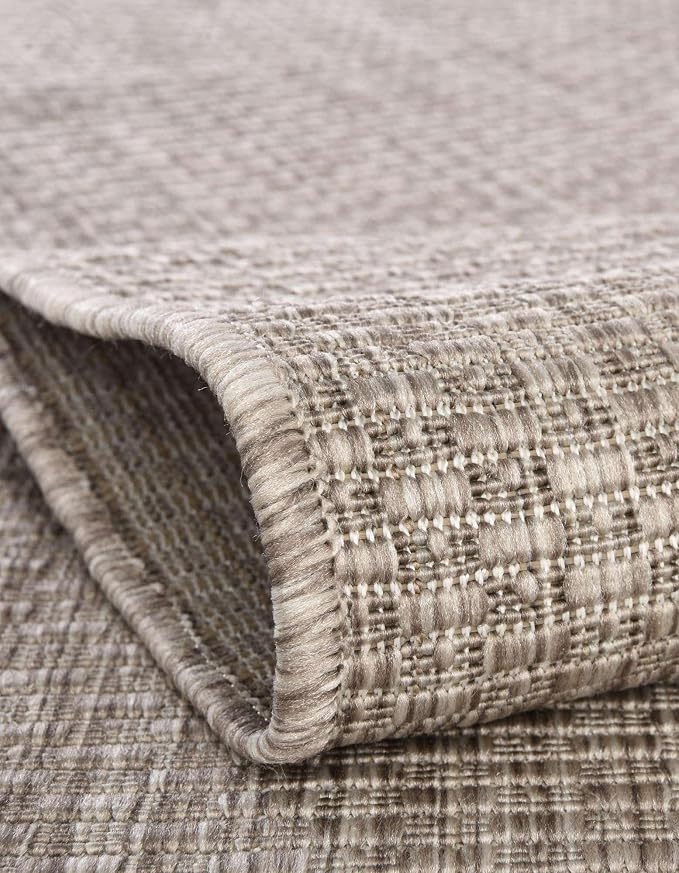 Unique Loom Outdoor Solid Collection Area Rug (7' 10" Square Beige/Ivory)