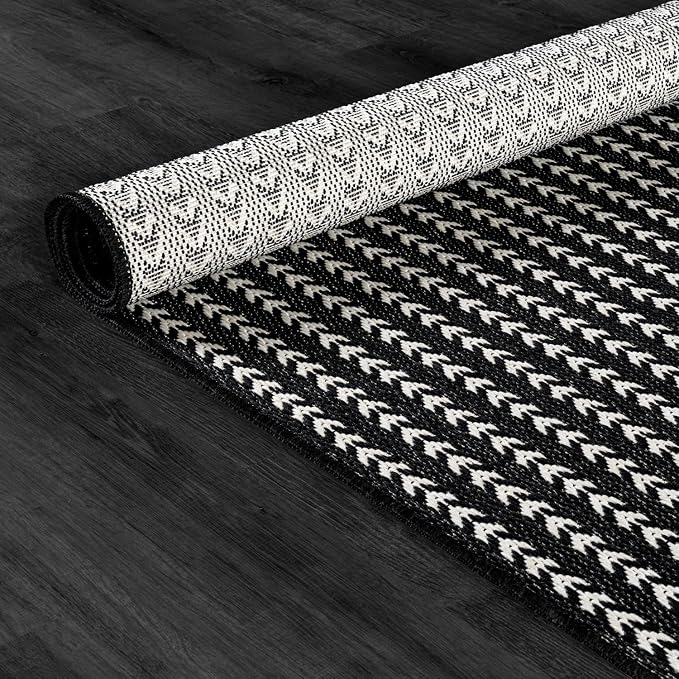 Washable Outdoor Rug 5x7 Modern Area Rugs Outdoor Carpets Striped Pattern Non Shedding Waterproof Easy Clean Patio Deck Porch Living Room Bedroom Garden RV (5 X 7 Black)