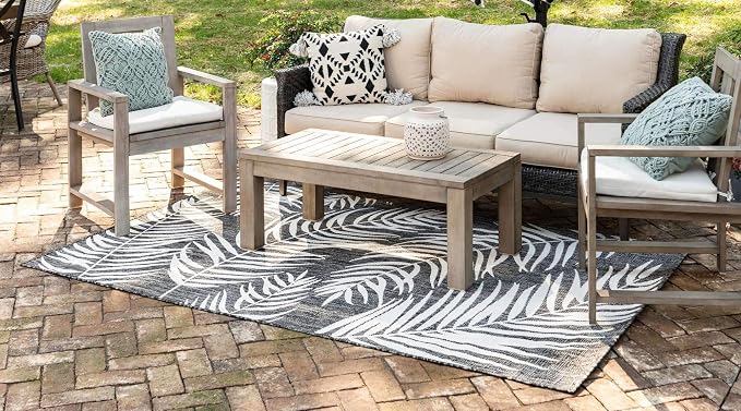 Unique Loom Outdoor Botanical Collection Area Rug - Palm (5' 1" x 8' Rectangle, Charcoal/ Ivory)