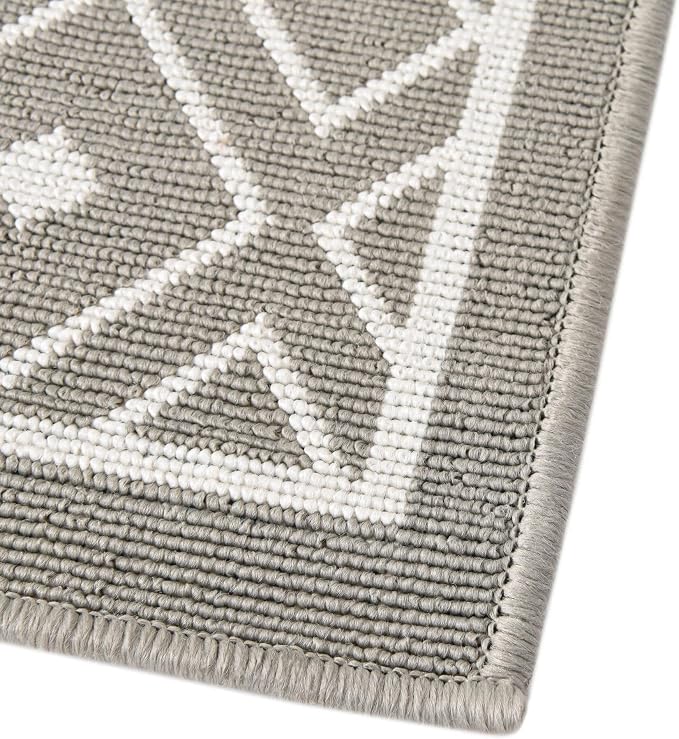 Unique Loom Outdoor Trellis Collection Area Rug - Kafes (7' 10" x 10' Rectangle, Gray/ Ivory)