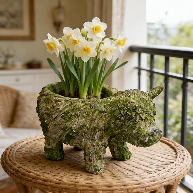Rustic Highland Cow Planter - Vintage Distressed Green Resin Planter Pot Indoor&Outdoor Flower Pots for Garden Home Decor, Succulent, Herbs