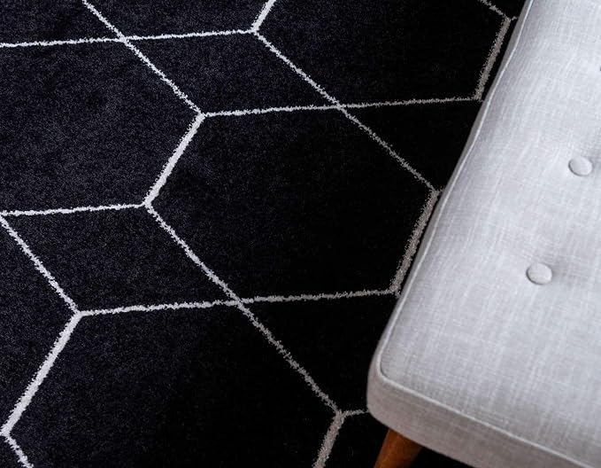 Unique Loom Trellis Frieze Collection Area Rug - Geometric (3' 3" x 5' 3", Black/ Ivory)