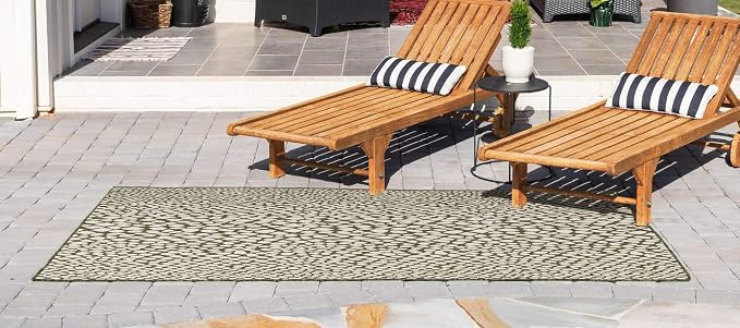 Unique Loom Jill Zarin Outdoor Collection Area Rug - Cape Town (7' 1" x 10' Rectangle, Green/ Ivory)