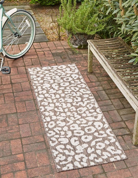 Unique Loom Outdoor Safari Collection Area Rug - Leopard (2' 11" x 10' Runner, Brown/ Light Brown)
