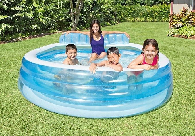 Family Lounge Pool