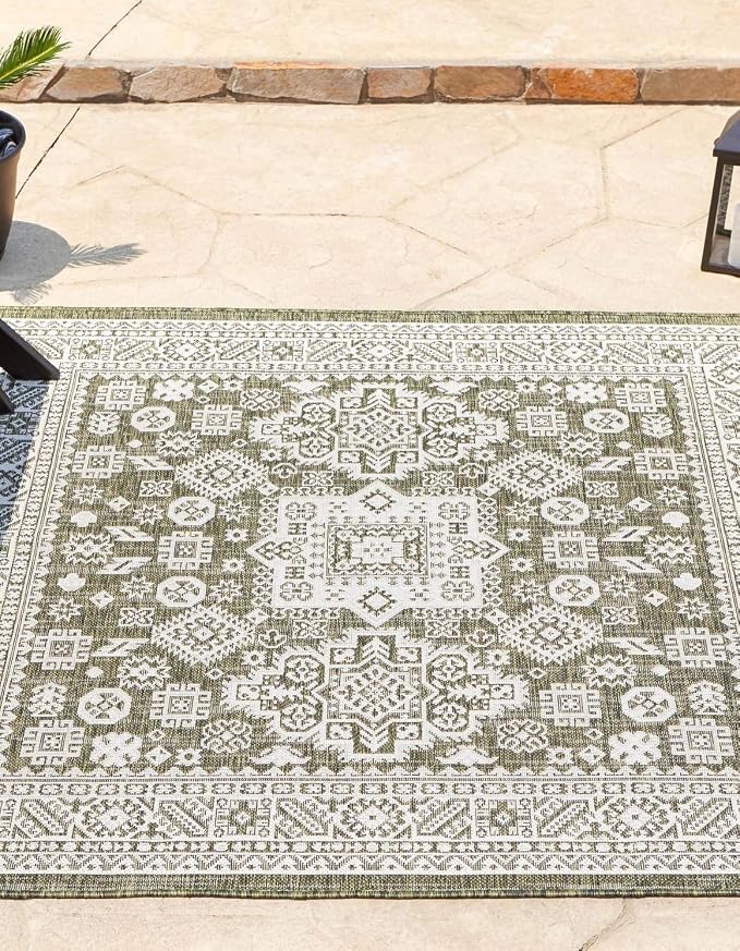 Unique Loom Outdoor Aztec Collection Area Rug - Chalca (5' 3" Square, Green/ Ivory)