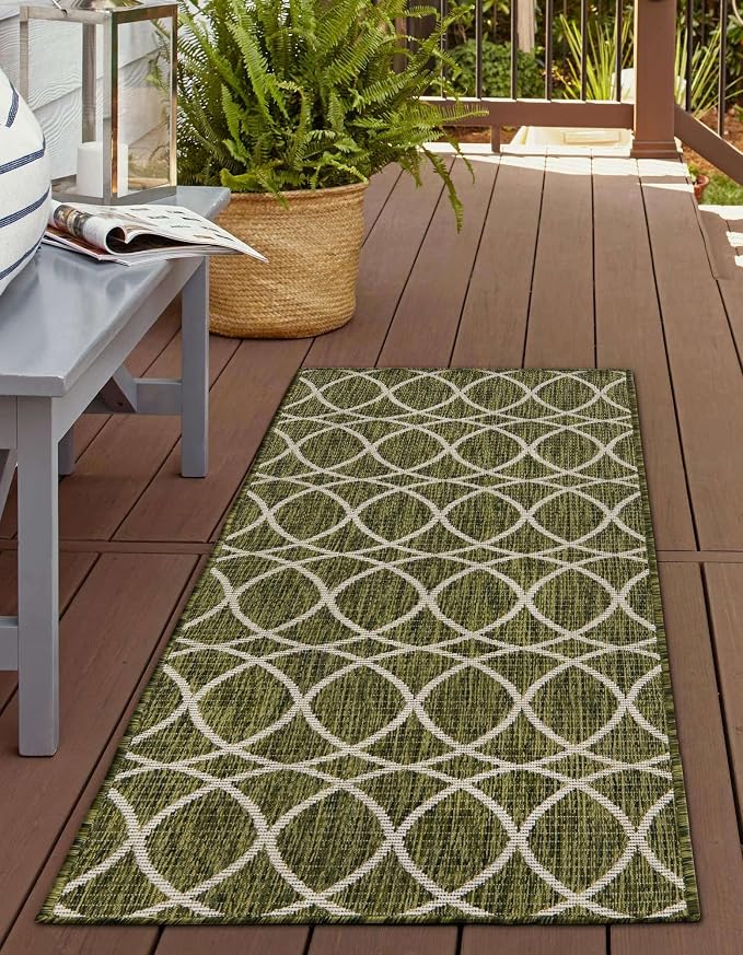 Unique Loom Outdoor Trellis Collection Area Rug - Gitter (2' x 6' 1" Runner, Green/ Ivory)
