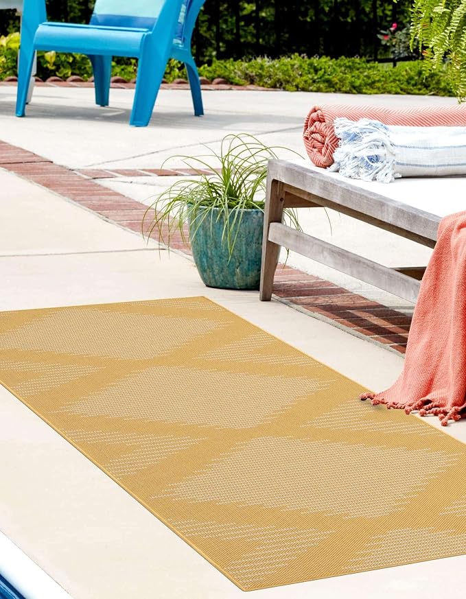 Unique Loom Outdoor Modern Collection Area Rug - Tambor (2' x 8' Runner Yellow/Ivory)