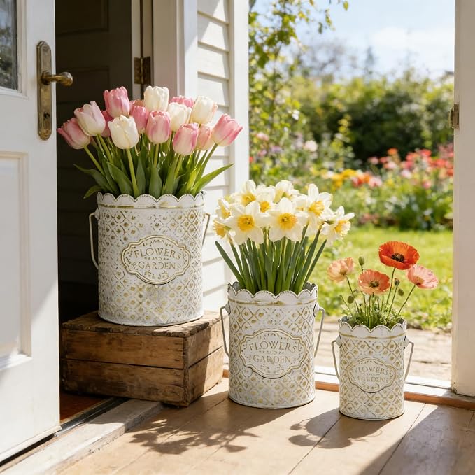 Set of 3 Vintage Distressed Metal Planter Rustic "Flowers and Garden" Embossed Flower Pots with Scalloped Edge & Handle Farmhouse Decorative Floral Buckets for Dried Flowers, Home Garden Decor