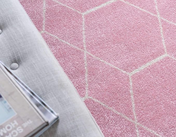 Unique Loom Trellis Frieze Collection Area Rug - Geometric (5' x 8' Oval, Light Pink/ Ivory)