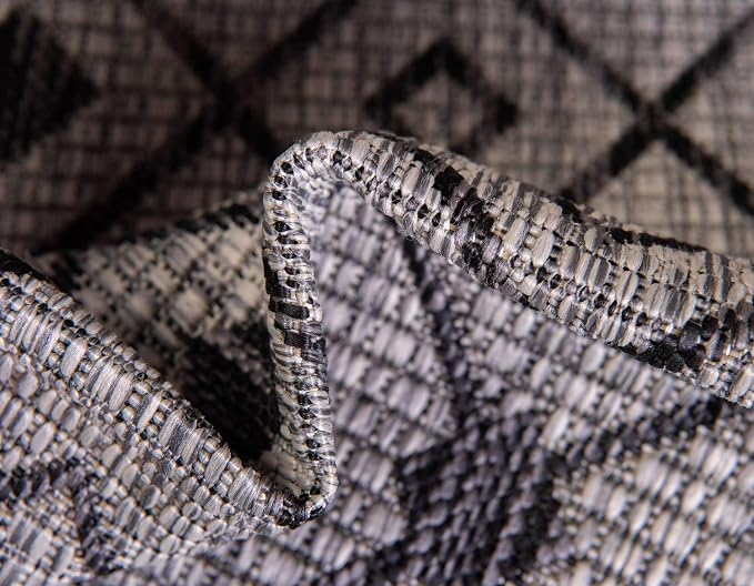 Unique Loom Outdoor Trellis Collection Area Rug - Tribal Trellis (4' 1" x 6' 1" Rectangle, Gray/ Black)