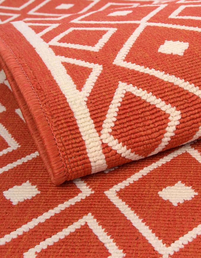 Unique Loom Outdoor Trellis Collection Area Rug - Kafes (7' 10" x 10' Oval, Rust Red/ Ivory)