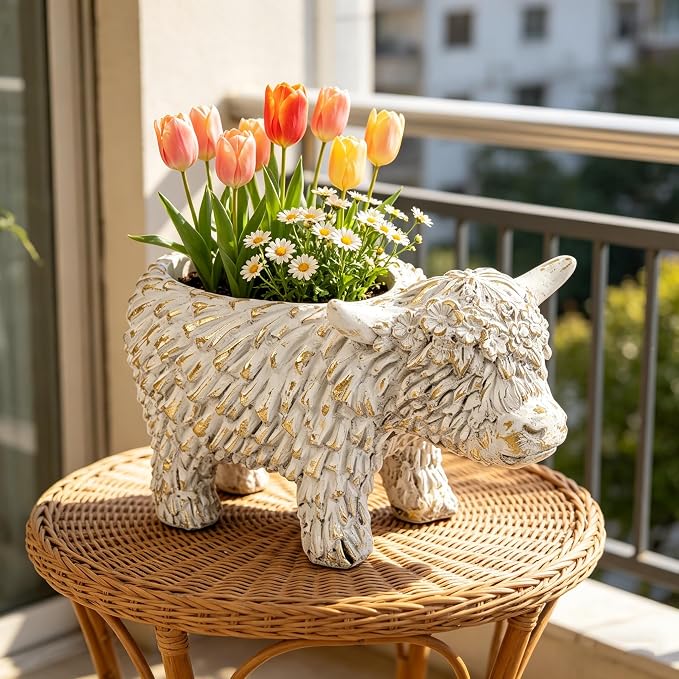 Rustic Highland Cow Planter - Vintage Distressed White Resin Planter Pot Indoor&Outdoor Flower Pots for Garden Home Decor, Succulent, Herbs