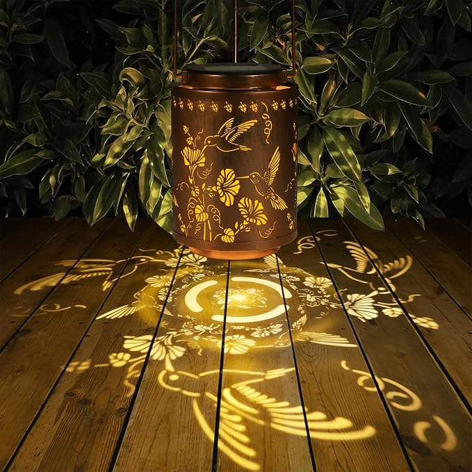 Solar Lanterns Outdoor Waterproof Garden Decor Gifts for Women Mon Grandma Metal Hanging Solar Lights Decoration for Outside LED Lanterns for Yard Patio Lawn Pathway（Hummingbirds）