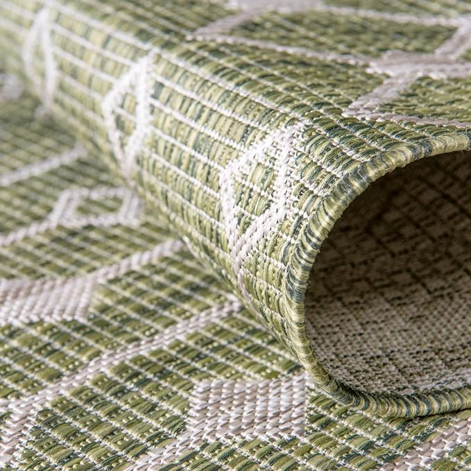 Unique Loom Outdoor Trellis Collection Area Rug - Tribal Trellis (5' 3" Octagon, Green/ Natural)
