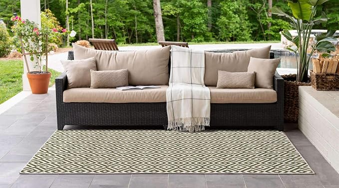Unique Loom Outdoor Collection Area Rug - Costa Rica (6' 1" x 9' Rectangle, Green/ Ivory)