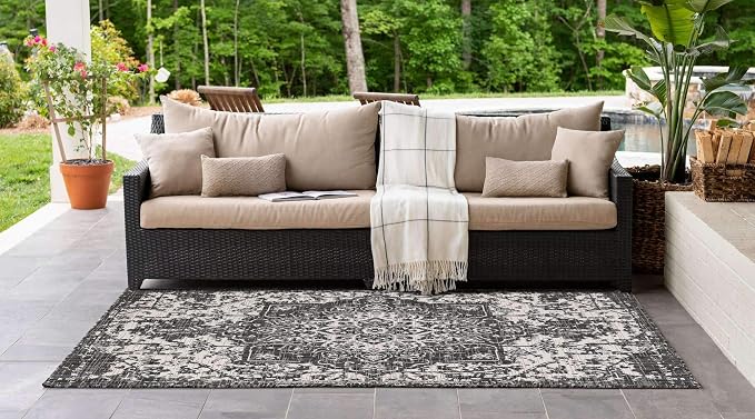 Unique Loom Outdoor Collection Area Rug - Dubai (4' 1' x 6' 1' Rectangle, Charcoal Gray/ Ivory)