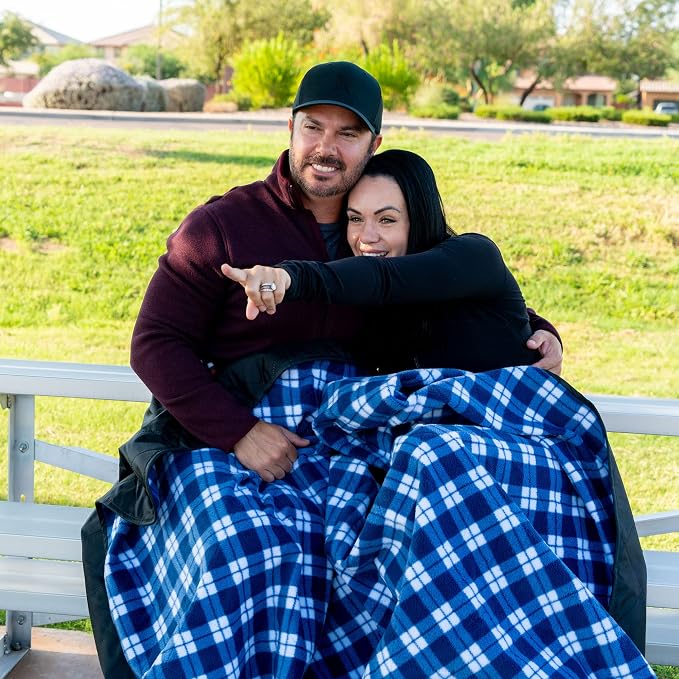 BRAWNTIDE Large Waterproof Outdoor Blanket, Extra Thick Fleece, Warm, Windproof & Sandproof, Quilted Stadium Blanket for Sports Events, Beach, Camping, Picnics, Dogs & Car, 82" x 55
