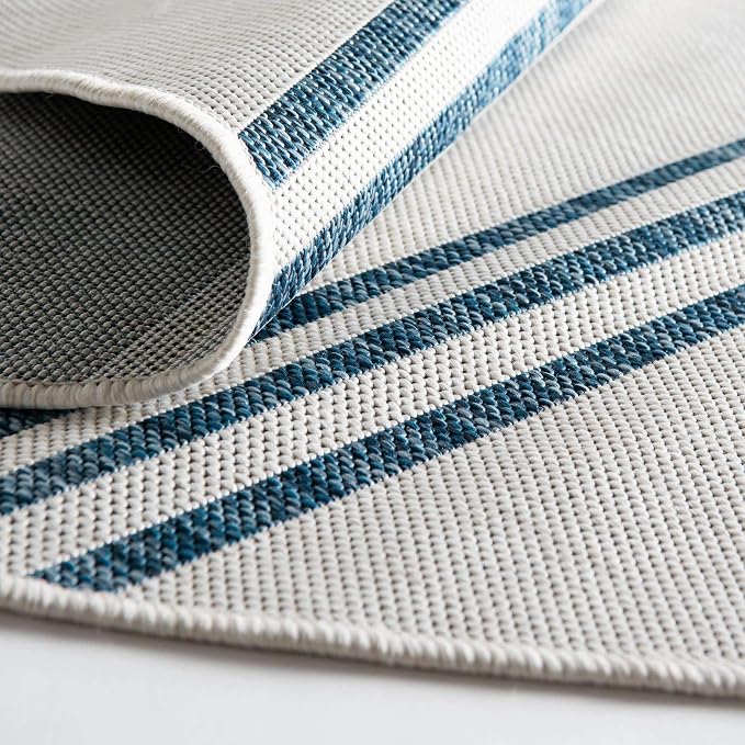 Unique Loom Outdoor Collection Area Rug - Anguilla (7' 10" x 10' Oval, Ivory/ Blue)