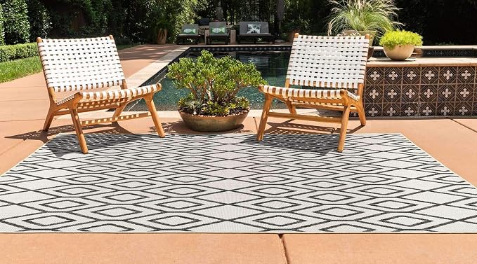 Jill Zarin Outdoor Collection Area Rug - Turks and Caicos (7' x 10' Rectangle Ivory/Black)