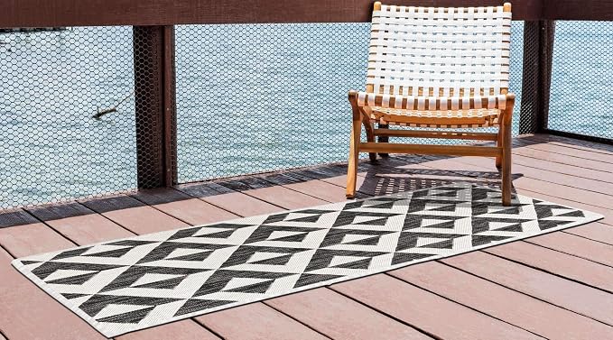 Unique Loom Outdoor Collection Area Rug - Napa (2' x 8' Runner, Charcoal Gray/ Ivory)