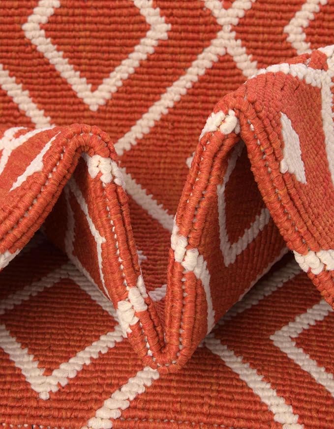 Unique Loom Outdoor Trellis Collection Area Rug - Kafes (2' x 6' 1" Runner, Rust Red/ Ivory)