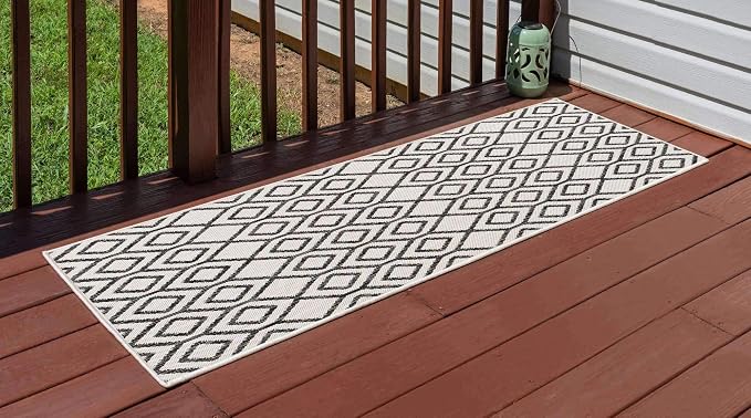 Jill Zarin Outdoor Collection Area Rug - Turks and Caicos (2' x 8' Runner Ivory/Black)