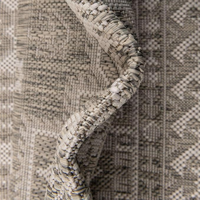 Unique Loom Outdoor Aztec Collection Area Rug - Chalca (4' 1" x 6' 1" Rectangle, Light Gray/ Ivory)