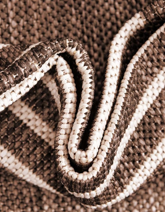 Unique Loom Outdoor Modern Collection Area Rug - Tambor (3' 3" Round, Brown/ Ivory)