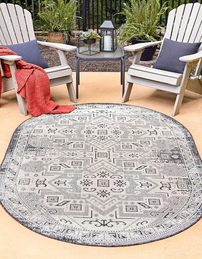 Unique Loom Outdoor Aztec Collection Area Rug - Coba (7' 10" x 10' Oval, Charcoal Gray/ Ivory)